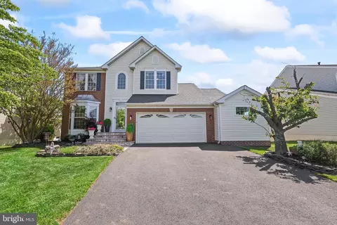 20740 Rainsboro Dr, Ashburn, VA 20147