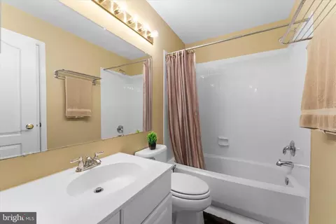 20900 Trinity Sq, Sterling, VA 20165 photo 22