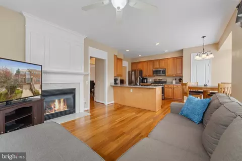 20900 Trinity Sq, Sterling, VA 20165 photo 18