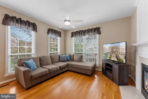 20900 Trinity Sq, Sterling, VA 20165 photo 6