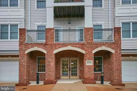 20751 Royal Palace Sq #210, Sterling, VA 20165