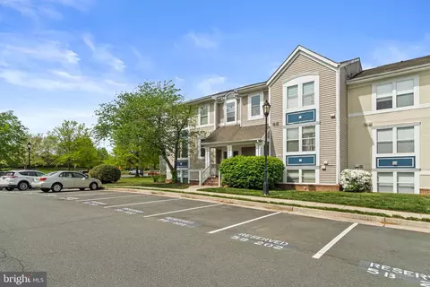 Exterior - 20605 Cornstalk Ter #201, Ashburn, VA 20147 photo 2 of 9