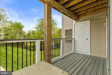 Exterior - 20605 Cornstalk Ter #201, Ashburn, VA 20147 photo 3 of 9