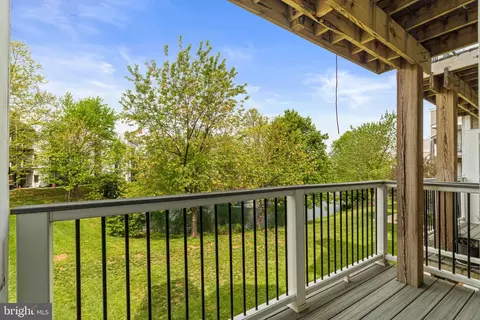 Exterior - 20605 Cornstalk Ter #201, Ashburn, VA 20147 photo 5 of 9