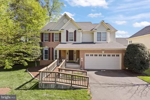 20461 Mcgees Ferry Way, Sterling, VA 20165