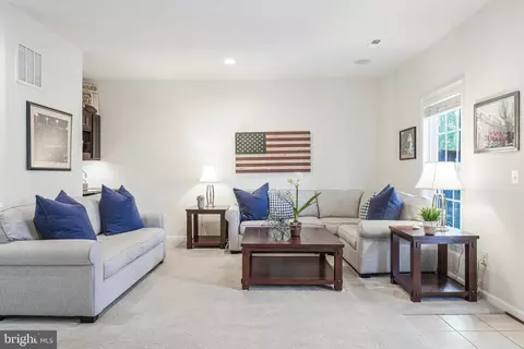 Living - 42467 Patrick Wayne Sq, Ashburn, VA 20148 photo 3 of 3
