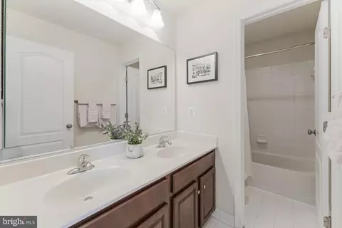 Bath - 42467 Patrick Wayne Sq, Ashburn, VA 20148 photo 1 of 2