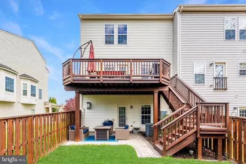 Exterior - 42467 Patrick Wayne Sq, Ashburn, VA 20148 photo 3 of 13