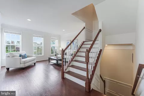 Entry Way - 42467 Patrick Wayne Sq, Ashburn, VA 20148 photo 3 of 13