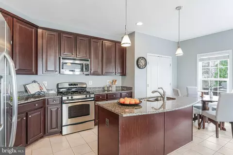 Kitchen - 42467 Patrick Wayne Sq, Ashburn, VA 20148 photo 1 of 5