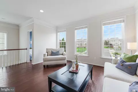 Entry Way - 42467 Patrick Wayne Sq, Ashburn, VA 20148 photo 6 of 13