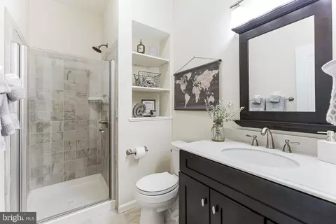 Bath - 42467 Patrick Wayne Sq, Ashburn, VA 20148 photo 2 of 2