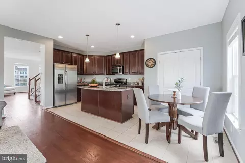 Entry Way - 42467 Patrick Wayne Sq, Ashburn, VA 20148 photo 1 of 13