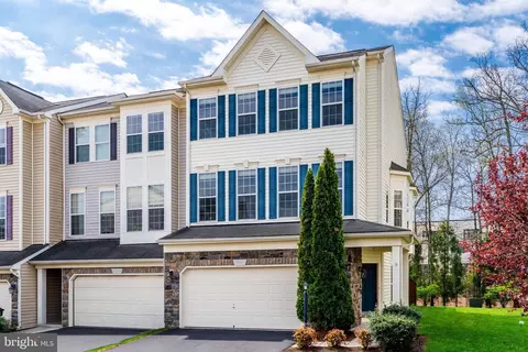 Exterior - 42467 Patrick Wayne Sq, Ashburn, VA 20148 photo 2 of 13