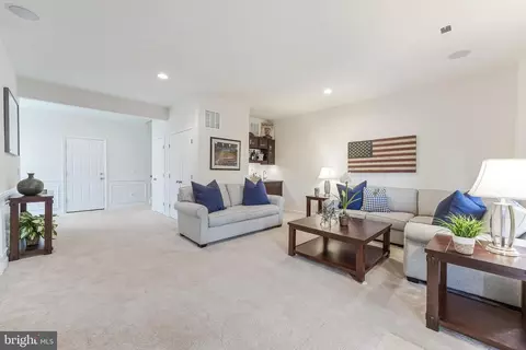 Entry Way - 42467 Patrick Wayne Sq, Ashburn, VA 20148 photo 13 of 13