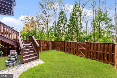 Exterior - 42467 Patrick Wayne Sq, Ashburn, VA 20148 photo 6 of 13