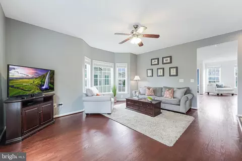 Living - 42467 Patrick Wayne Sq, Ashburn, VA 20148 photo 1 of 3