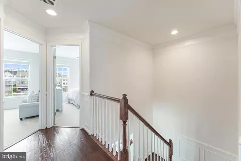 Entry Way - 42467 Patrick Wayne Sq, Ashburn, VA 20148 photo 9 of 13