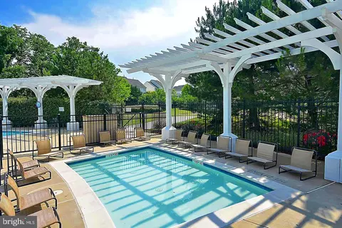 Exterior - 42467 Patrick Wayne Sq, Ashburn, VA 20148 photo 11 of 13