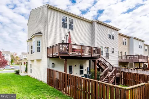 Exterior - 42467 Patrick Wayne Sq, Ashburn, VA 20148 photo 4 of 13
