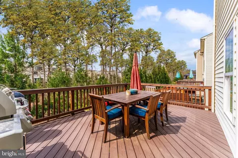 Exterior - 42467 Patrick Wayne Sq, Ashburn, VA 20148 photo 5 of 13