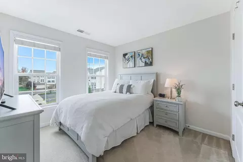 Bedroom - 42467 Patrick Wayne Sq, Ashburn, VA 20148 photo 4 of 6
