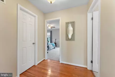 Entry Way - 21047 Barcroft Way, Sterling, VA 20164 photo 3 of 4