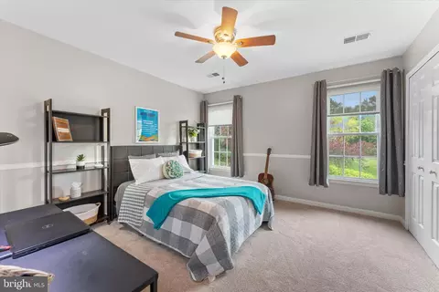 Bedroom - 21047 Barcroft Way, Sterling, VA 20164 photo 4 of 7