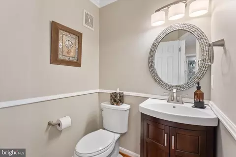 Bath - 21047 Barcroft Way, Sterling, VA 20164 photo 1 of 5
