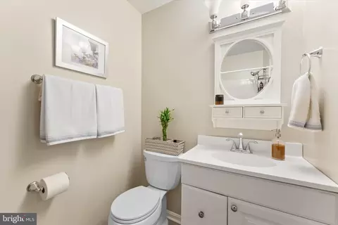 Bath - 21047 Barcroft Way, Sterling, VA 20164 photo 5 of 5