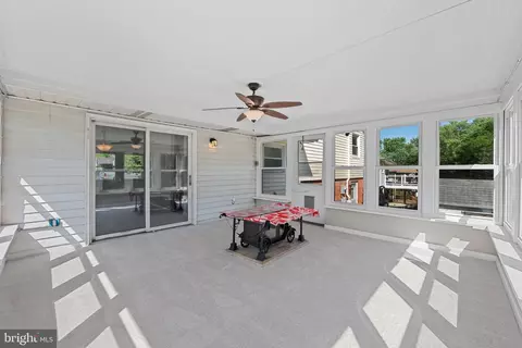Exterior - 810 W Maple Ave, Sterling, VA 20164 photo 4 of 5
