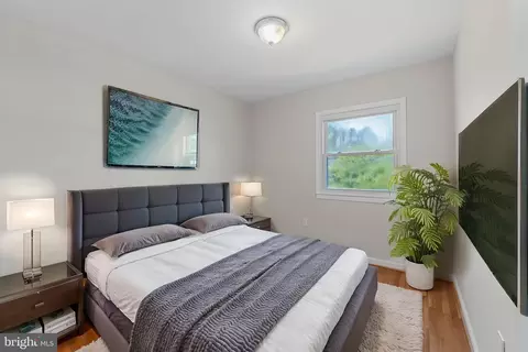 Bedroom - 810 W Maple Ave, Sterling, VA 20164 photo 2 of 3