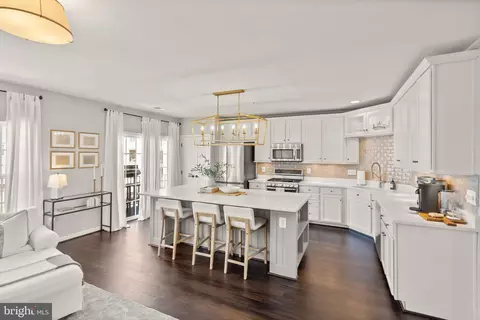 22795 Settlers Trail Ter, Brambleton, VA 20148