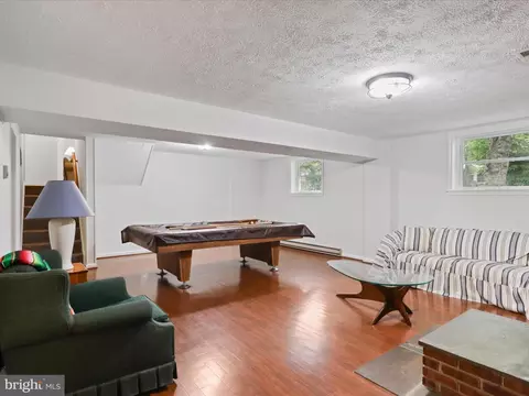 Living - 800 Williamsburg Rd, Sterling, VA 20164 photo 5 of 5