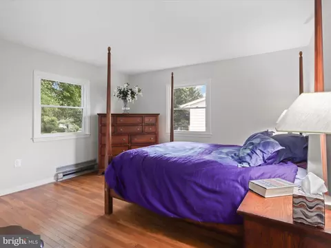 Bedroom - 800 Williamsburg Rd, Sterling, VA 20164 photo 4 of 5