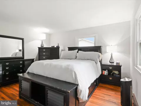 Bedroom - 800 Williamsburg Rd, Sterling, VA 20164 photo 2 of 5