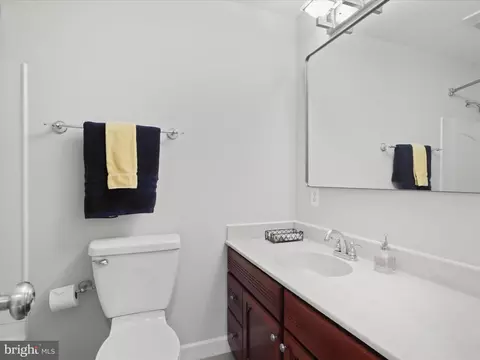 Bath - 800 Williamsburg Rd, Sterling, VA 20164 photo 2 of 3