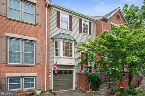 257 Davis Ave SW, Leesburg, VA 20175