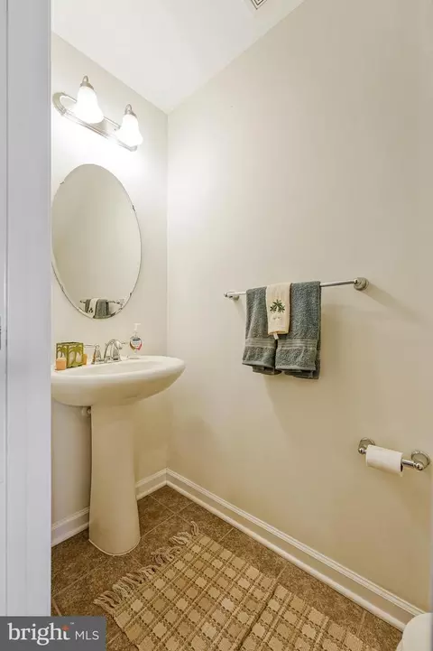 21570 Romans Dr, Ashburn, VA 20147 photo 9