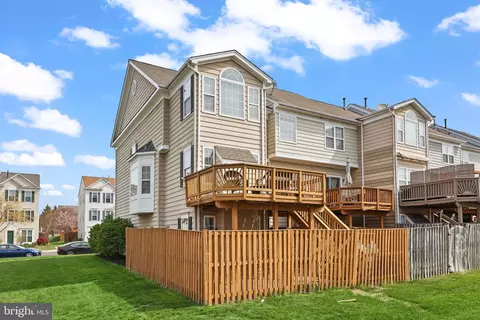 42989 Beachall St, Chantilly, VA 20152