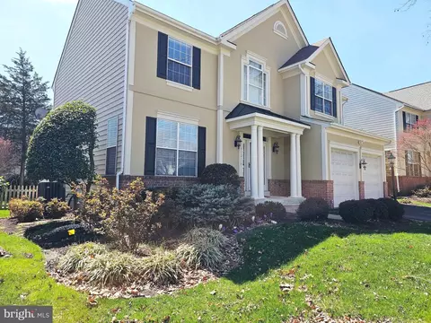 43239 Chase St, Chantilly, VA 20152