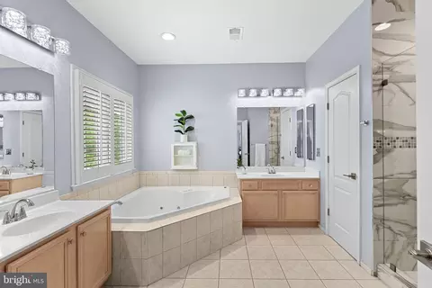 Bath - 21894 Windover Dr, Broadlands, VA 20148 photo 1 of 4