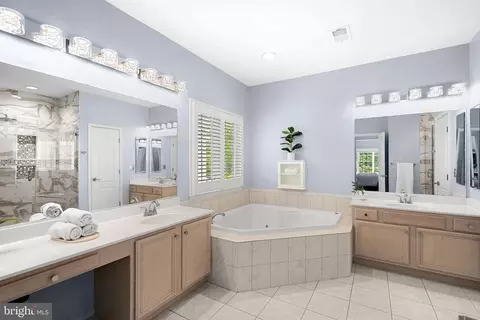 Bath - 21894 Windover Dr, Broadlands, VA 20148 photo 2 of 4
