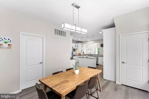 Dining - 21894 Windover Dr, Broadlands, VA 20148 photo 5 of 7