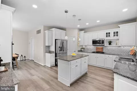Kitchen - 21894 Windover Dr, Broadlands, VA 20148 photo 1 of 3
