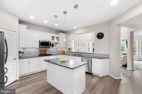 Kitchen - 21894 Windover Dr, Broadlands, VA 20148 photo 2 of 3
