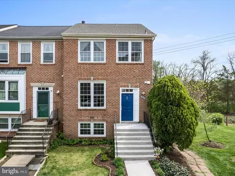 411 Davis Ave SW, Leesburg, VA 20175