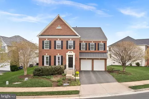 42188 St Huberts Pl, Chantilly, VA 20152