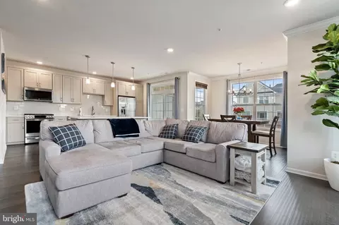 23275 Milltown Knoll Sq #105, Ashburn, VA 20148
