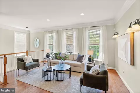 43750 Lees Mill Sq, Leesburg, VA 20176